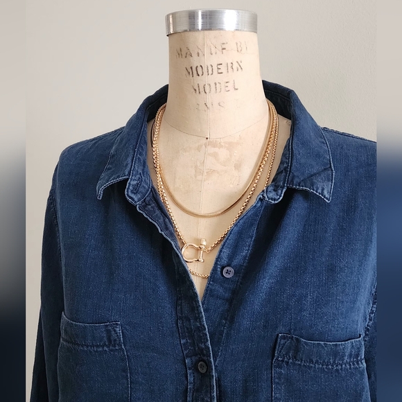 Banana Republic Ultra soft Denim shirt - Picture 3 of 11